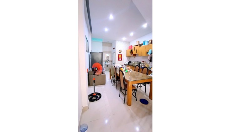 Ngộp Lũy Bán Bích - 70m2 - HXH tránh 3 tầng BTCT  - Quận 11